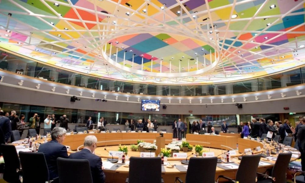 Oμάδα Ούγγρων νομικών αναζητεί τρόπους να προσβάλει την απόφαση της ΕΕ για τα παγωμένα ρωσικά κεφάλαια